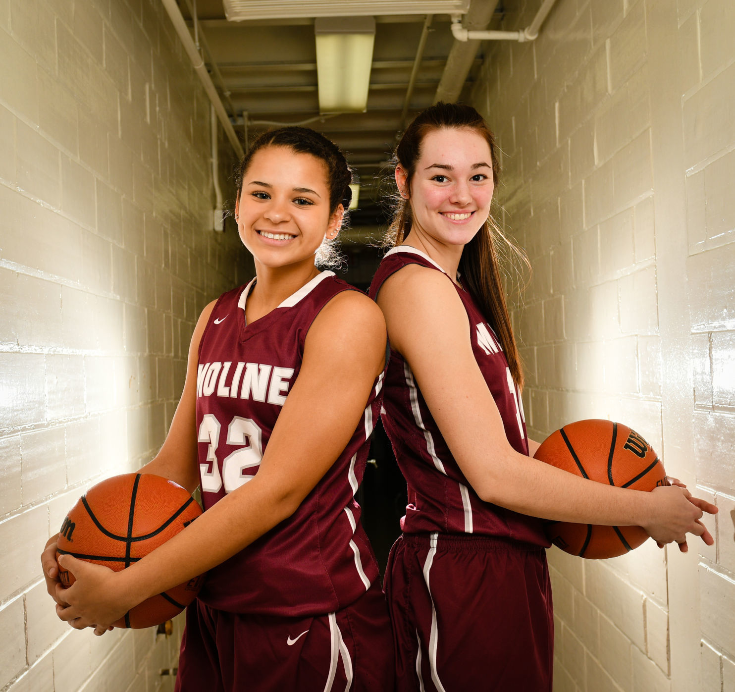 110918-molinehoops-001a.JPG